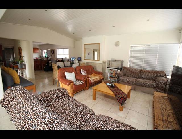 3 BEDROOM PROPERTY TO RENT IN BLOEMHOF